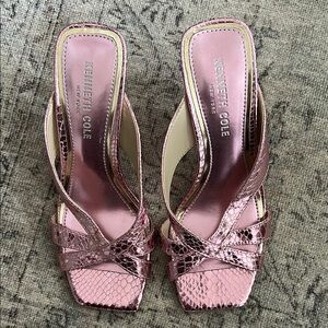 Kenneth Cole Hylda Snake Skin Embossed Metallic Pink Heels